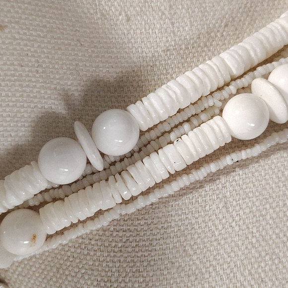 Karla Jordan shell and bead necklace white vintage 5 strands - Picture 3 of 7